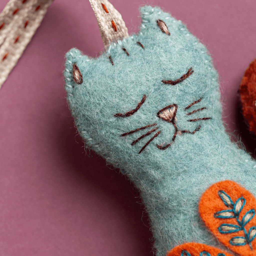 Folk Embroidered Cat Felt Craft Mini Kit