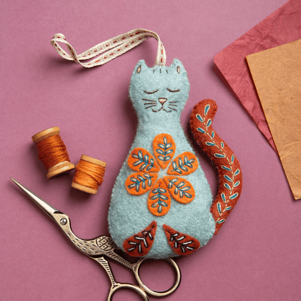 Folk Embroidered Cat Felt Craft Mini Kit